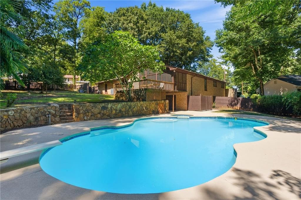 5 bedroom, 3 bathroom, 3,331 sq ft single family residence for sale at 2670 S Hudlow Court, Tucker, GA 30084 — photo 2