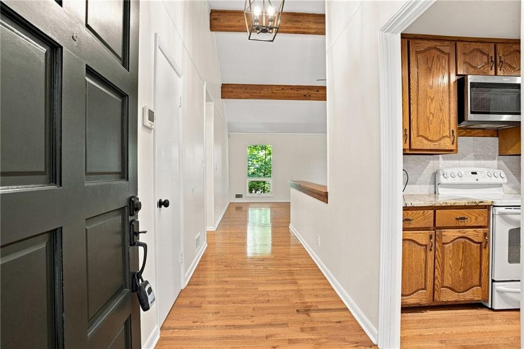 5 bedroom, 3 bathroom, 3,331 sq ft single family residence for sale at 2670 S Hudlow Court, Tucker, GA 30084 — photo 3