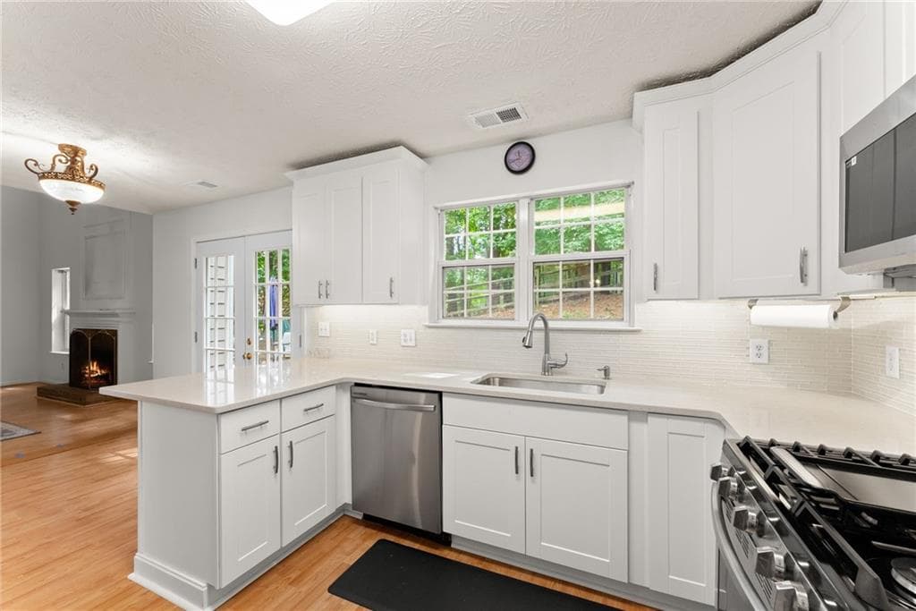 3 bedroom, 3 bathroom, 1,945 sq ft single family residence under contract at 4259 Revere Walk, Kennesaw, GA 30144 — photo 4