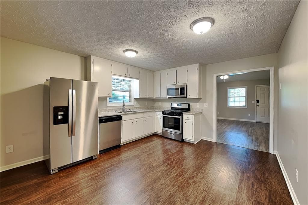 3 bedroom, 2 bathroom, 1,728 sq ft single family residence for rent at 3784 Cherokee Overlook Drive, Canton, GA 30115 for $1,900 a month — photo 5