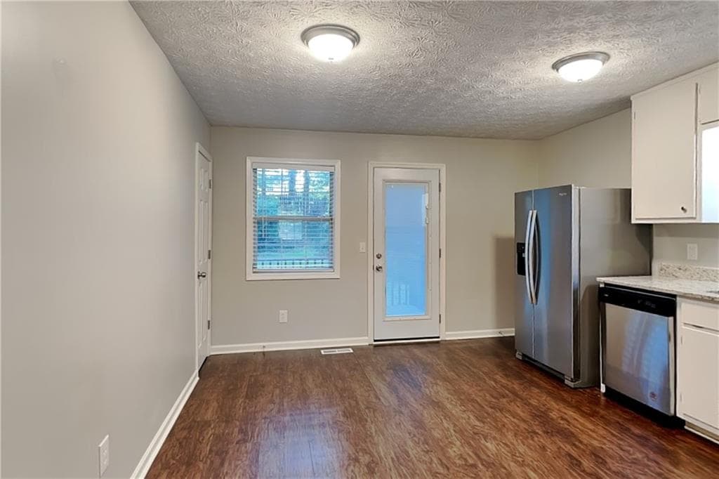 3 bedroom, 2 bathroom, 1,728 sq ft single family residence for rent at 3784 Cherokee Overlook Drive, Canton, GA 30115 for $1,900 a month — photo 6