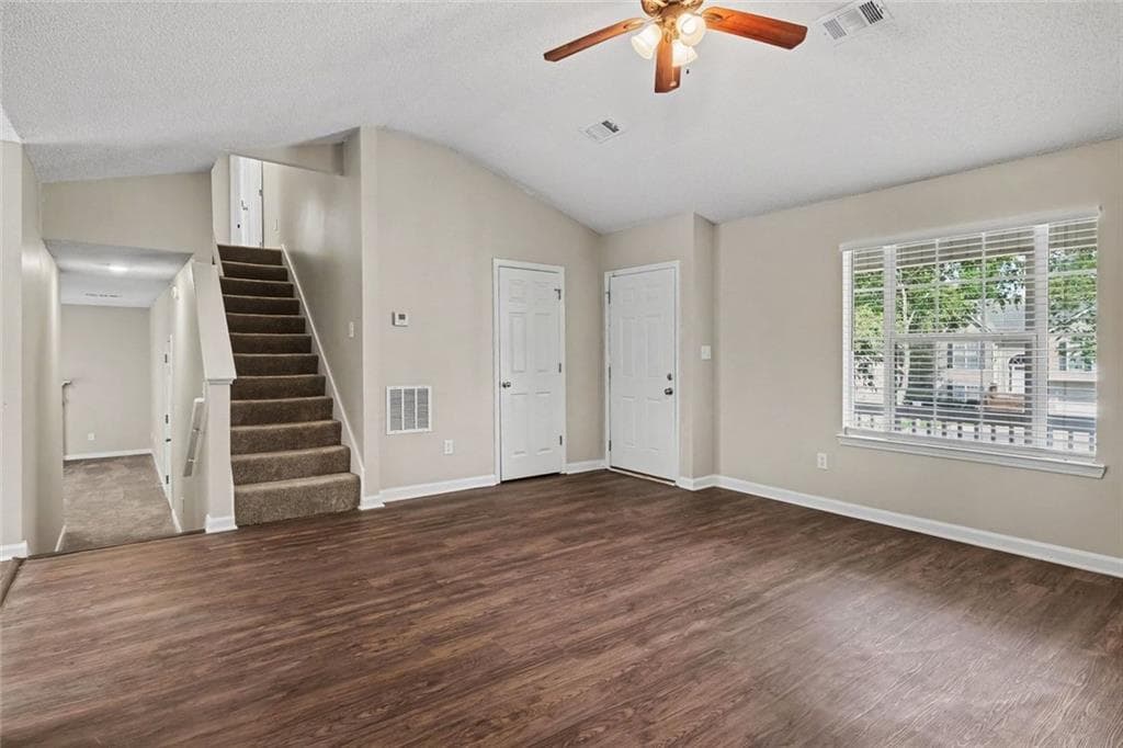 3 bedroom, 3 bathroom, 1,441 sq ft single family residence under contract at 7471 Chads Circle, Jonesboro, GA 30236 — photo 4