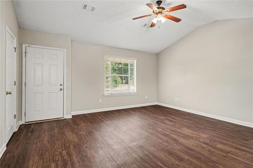 3 bedroom, 3 bathroom, 1,441 sq ft single family residence under contract at 7471 Chads Circle, Jonesboro, GA 30236 — photo 5