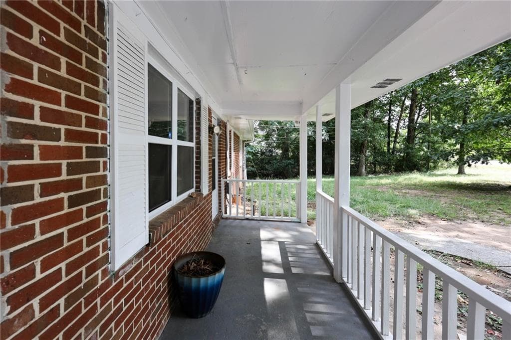 3 bedroom, 2 bathroom, 1,536 sq ft single family residence for sale at 4330 Mink Livsey Road, Snellville, GA 30039 — photo 3