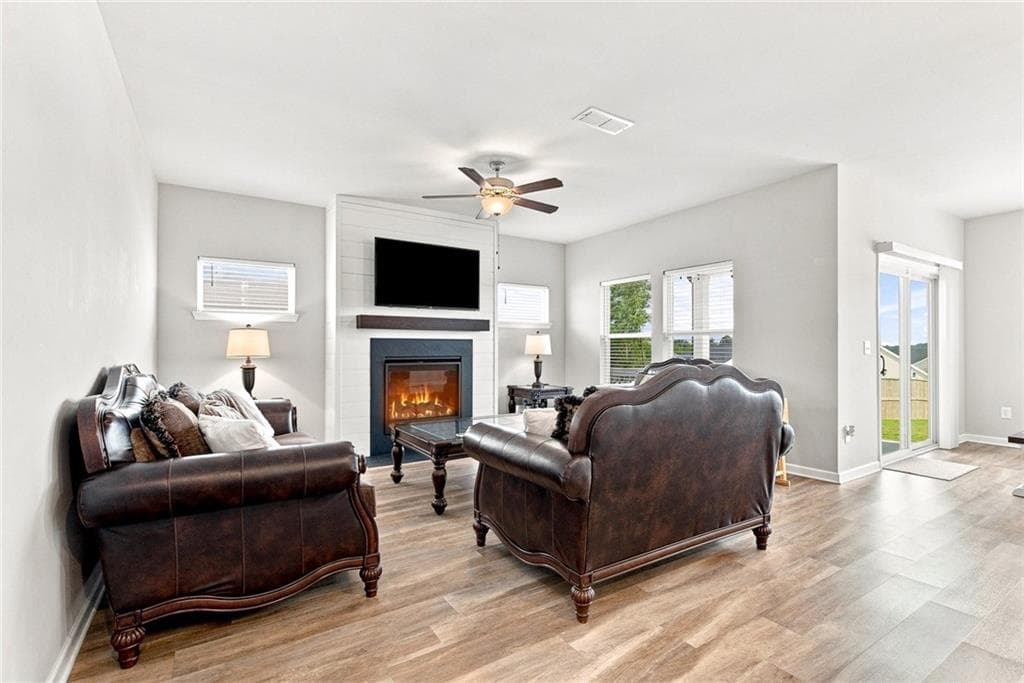 3 bedroom, 2 bathroom, 1,656 sq ft single family residence for rent at 1059 Towne Mill Crossing, Canton, GA 30114 for $2,300 a month — photo 6