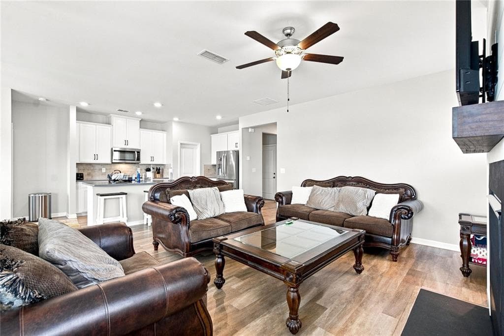 3 bedroom, 2 bathroom, 1,656 sq ft single family residence for rent at 1059 Towne Mill Crossing, Canton, GA 30114 for $2,300 a month — photo 7