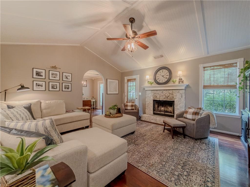 3 bedroom, 2 bathroom, 1,577 sq ft single family residence for sale at 1505 Nunnally Way, Monroe, GA 30655 — photo 2