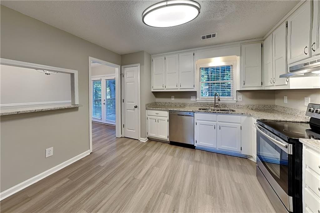 3 bedroom, 3 bathroom, 1,903 sq ft single family residence for rent at 1261 Brookton Woods Way, Dacula, GA 30019 for $1,995 a month — photo 5