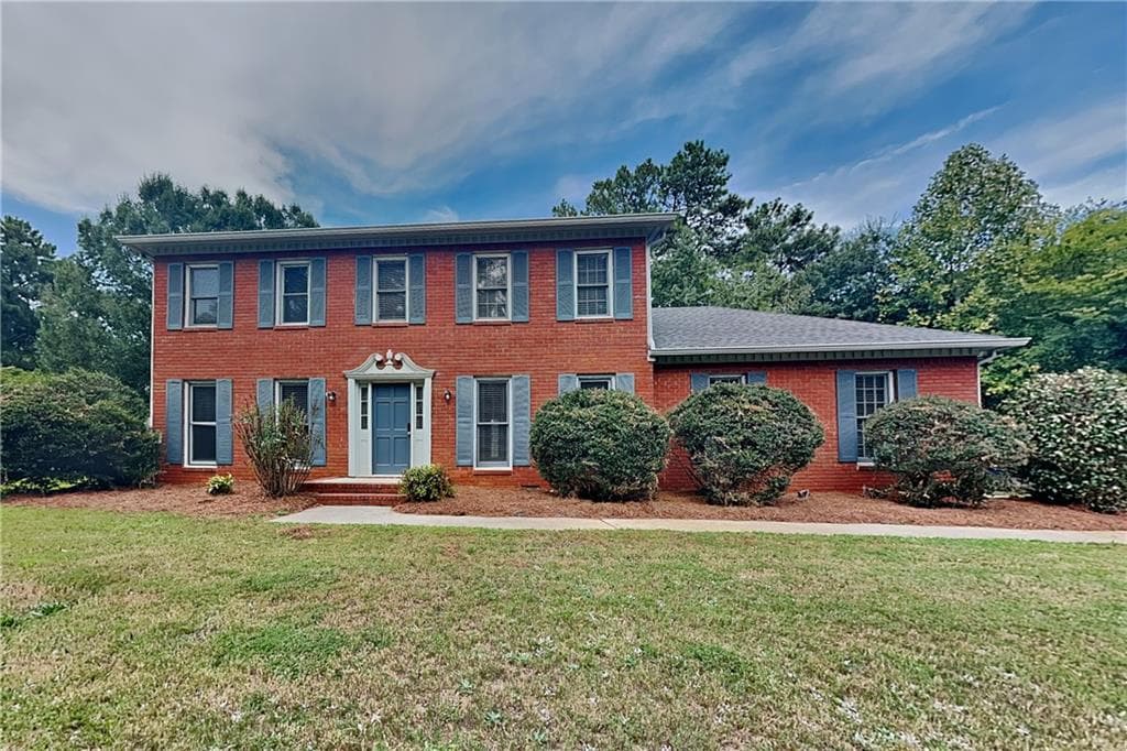 3 bedroom, 3 bathroom, 2,284 sq ft single family residence for rent at 4709 Crest Knoll Drive, Mableton, GA 30126 for $2,495 a month — photo 1 of 21