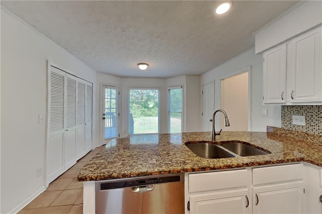 3 bedroom, 3 bathroom, 2,284 sq ft single family residence for rent at 4709 Crest Knoll Drive, Mableton, GA 30126 for $2,495 a month — photo 6