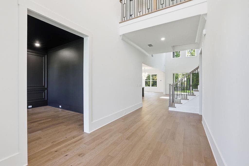 4 bedroom, 5 bathroom, 4,090 sq ft single family residence for sale at 5315 West Parc Place, Cumming, GA 30040 — photo 5