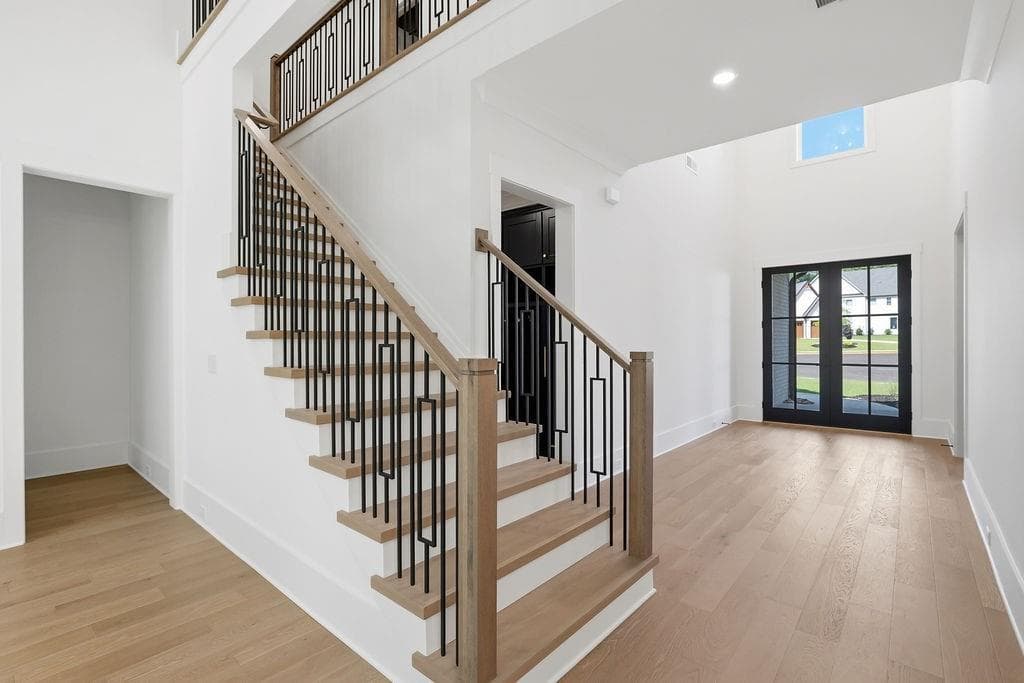 4 bedroom, 5 bathroom, 4,090 sq ft single family residence for sale at 5315 West Parc Place, Cumming, GA 30040 — photo 6