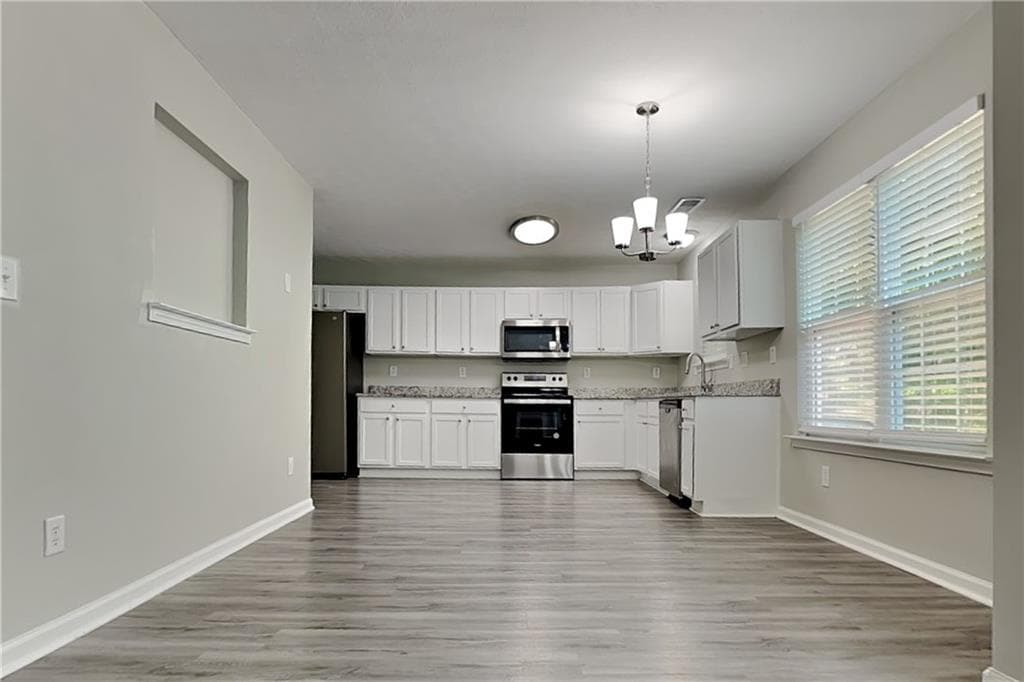 4 bedroom, 3 bathroom, 2,471 sq ft single family residence for rent at 4808 Chafin Point Court, Snellville, GA 30039 for $2,410 a month — photo 5