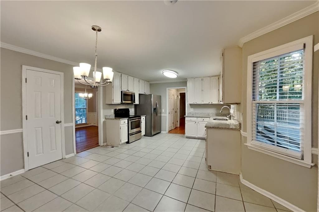 4 bedroom, 3 bathroom, 2,716 sq ft single family residence for rent at 3371 Chatsworth Way, Powder Springs, GA 30127 for $2,525 a month — photo 5