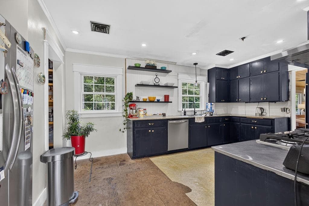 3 bedroom, 1 bathroom, 2,360 sq ft single family residence for sale at 154 Ga Highway 49, Americus, GA 31709 — photo 4