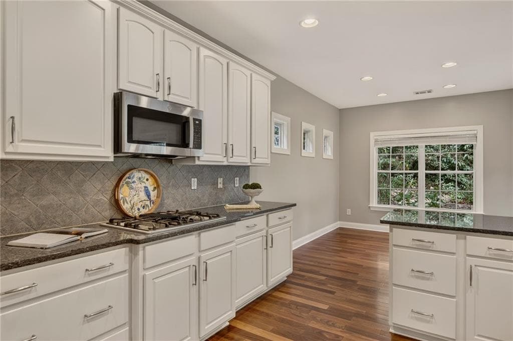 5 bedroom, 4 bathroom, 3,090 sq ft single family residence under contract at 5676 Princeton Run Trail, Tucker, GA 30084 — photo 5