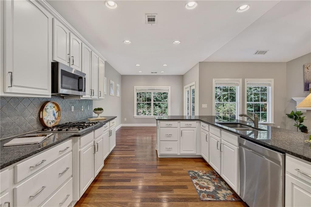 5 bedroom, 4 bathroom, 3,090 sq ft single family residence under contract at 5676 Princeton Run Trail, Tucker, GA 30084 — photo 6