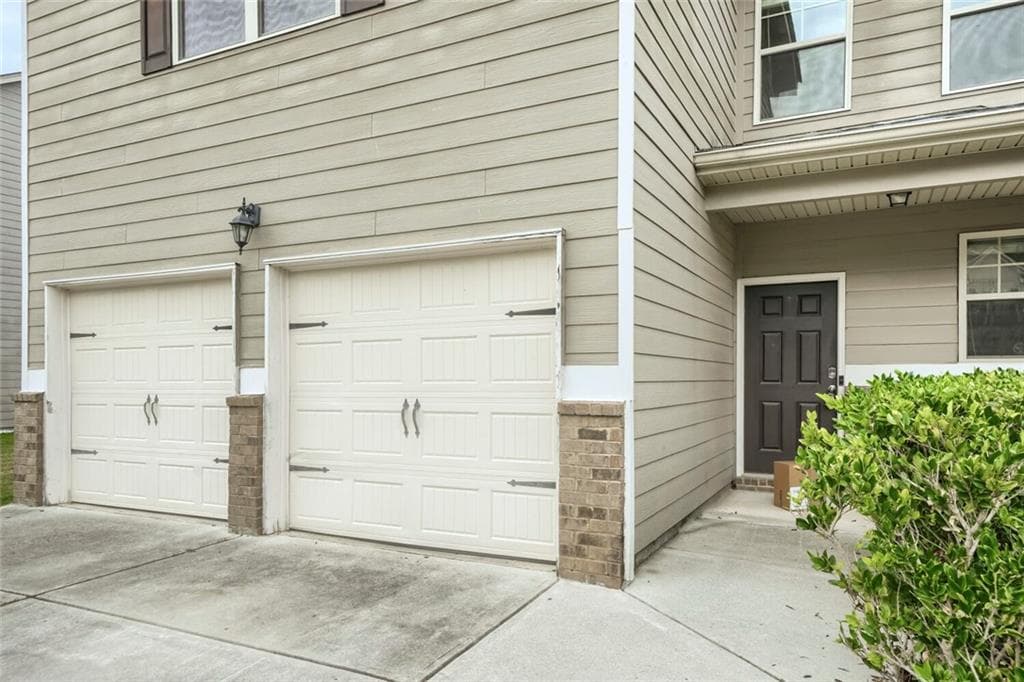 4 bedroom, 3 bathroom, 2,420 sq ft single family residence for sale at 2351 Willow Shade Lane, Loganville, GA 30052 — photo 3