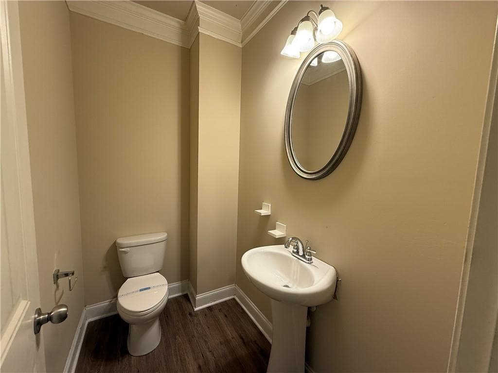 3 bedroom, 2 bathroom, 1,900 sq ft townhouse for rent at 1045 Township Circle, Alpharetta, GA 30004 for $2,350 a month — photo 3