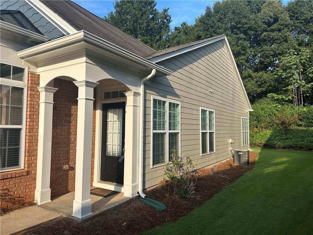 3 bedroom, 2 bathroom, 1,508 sq ft single family residence for sale at 6372 Rockpoint Lane, Hoschton, GA 30548 — photo 4