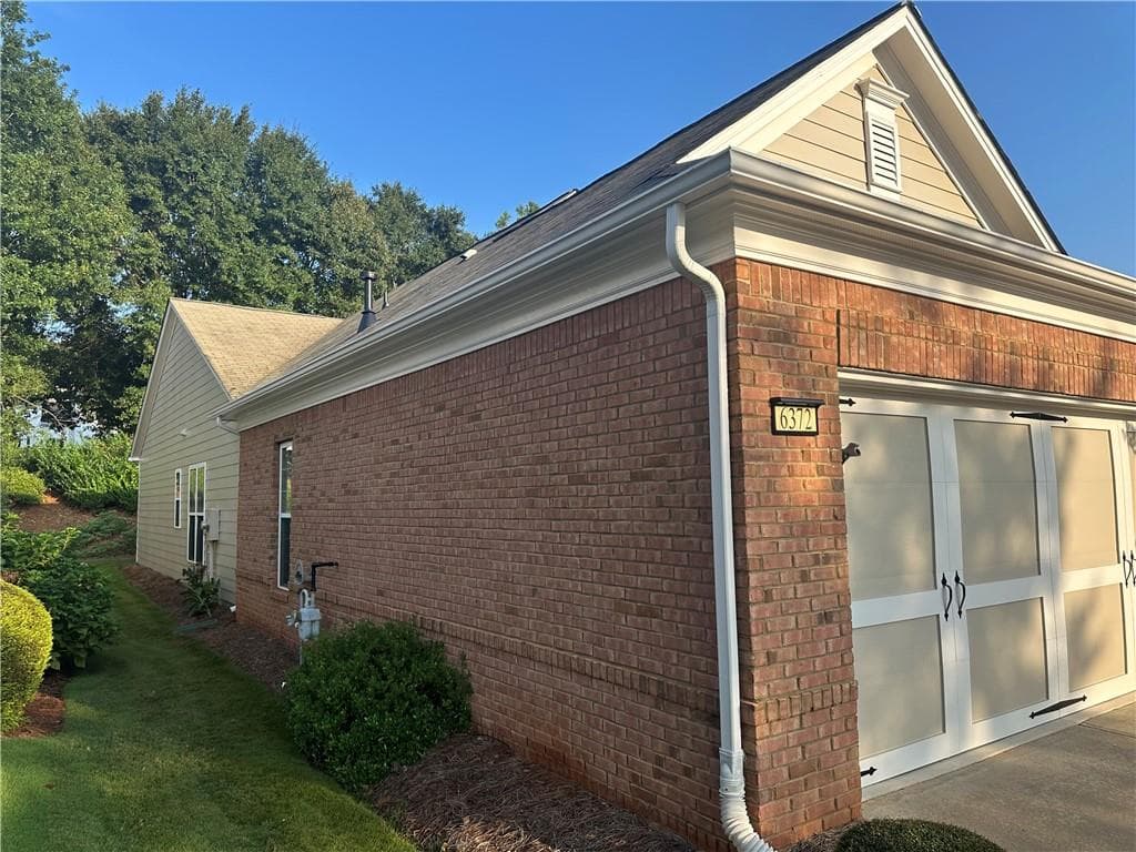 3 bedroom, 2 bathroom, 1,508 sq ft single family residence for sale at 6372 Rockpoint Lane, Hoschton, GA 30548 — photo 6