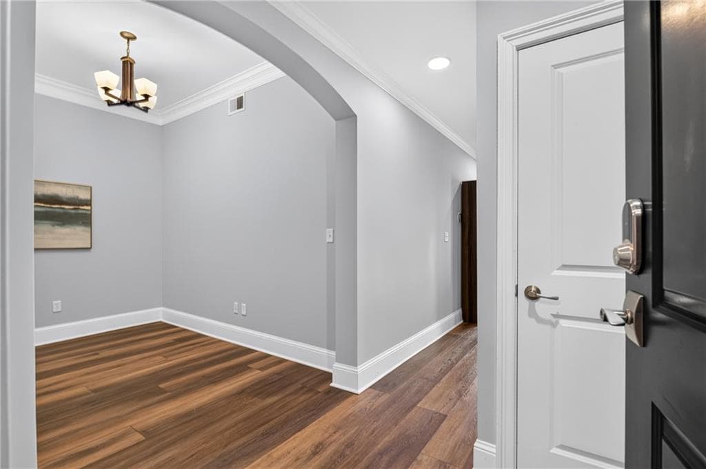 2 bedroom, 2 bathroom, 1,218 sq ft condominium for sale at 2277 Peachtree Road 610, Atlanta, GA 30309 — photo 6