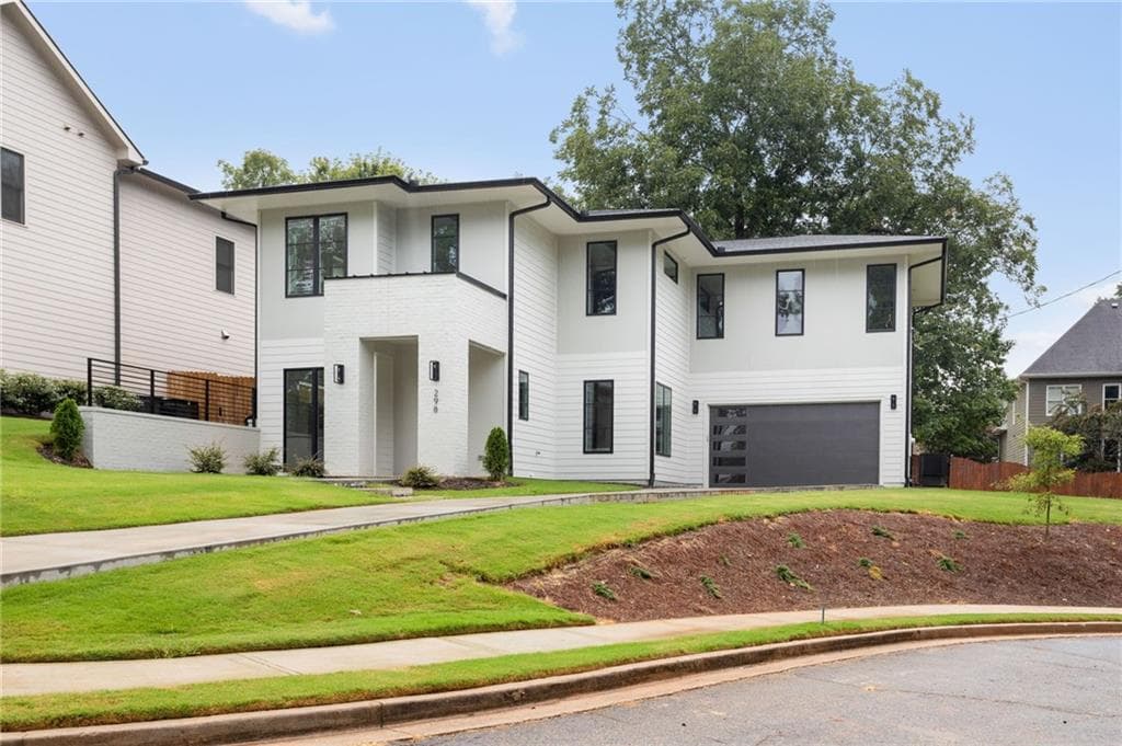 4 bedroom, 4 bathroom, 2,900 sq ft single family residence for sale at 298 Creighton Avenue, Scottdale, GA 30079 — photo 2