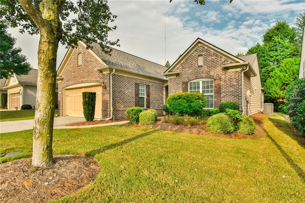2 bedroom, 2 bathroom, 1,734 sq ft single family residence for sale at 6347 Canebridge Lane, Hoschton, GA 30548 — photo 2
