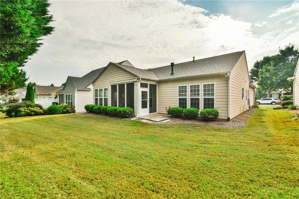 2 bedroom, 2 bathroom, 1,734 sq ft single family residence for sale at 6347 Canebridge Lane, Hoschton, GA 30548 — photo 3