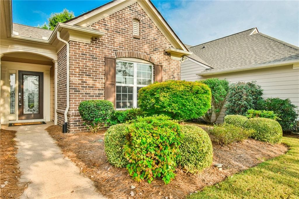2 bedroom, 2 bathroom, 1,734 sq ft single family residence for sale at 6347 Canebridge Lane, Hoschton, GA 30548 — photo 5