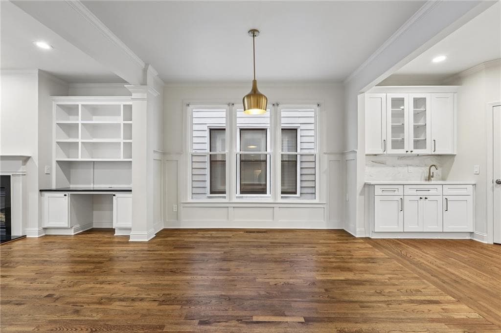 4 bedroom, 4 bathroom, 2,202 sq ft single family residence for sale at 2237 Parkview Court, Atlanta, GA 30318 — photo 3