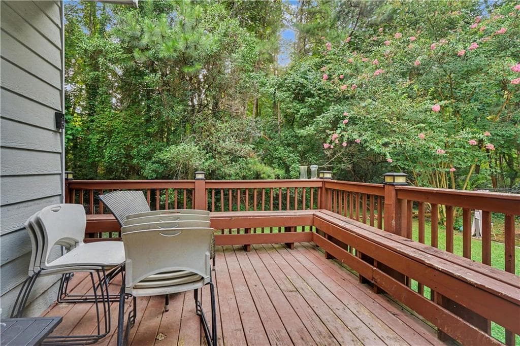 3 bedroom, 3 bathroom, 1,960 sq ft single family residence under contract at 5152 PANOLA MILL Drive, Stonecrest, GA 30038 — photo 6