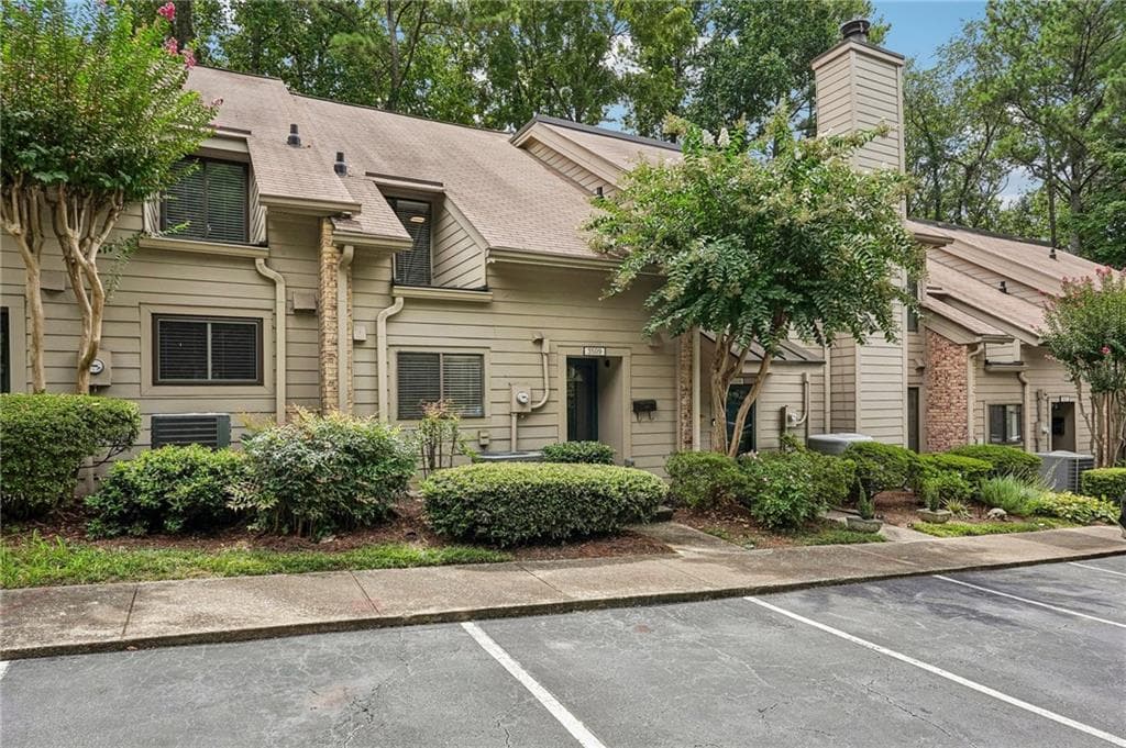 2 bedroom, 3 bathroom, 1,288 sq ft condominium for sale at 3509 Stonewall Place, Atlanta, GA 30339 — photo 2