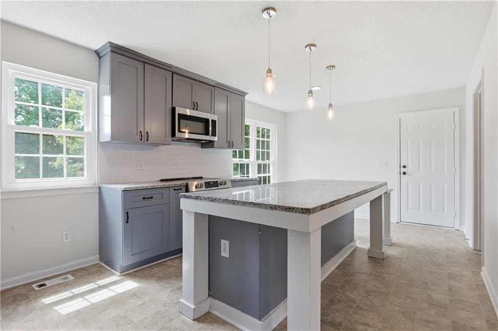 3 bedroom, 2 bathroom, 3,304 sq ft single family residence for sale at 1336 Fate Conn Road, Canton, GA 30114 — photo 7