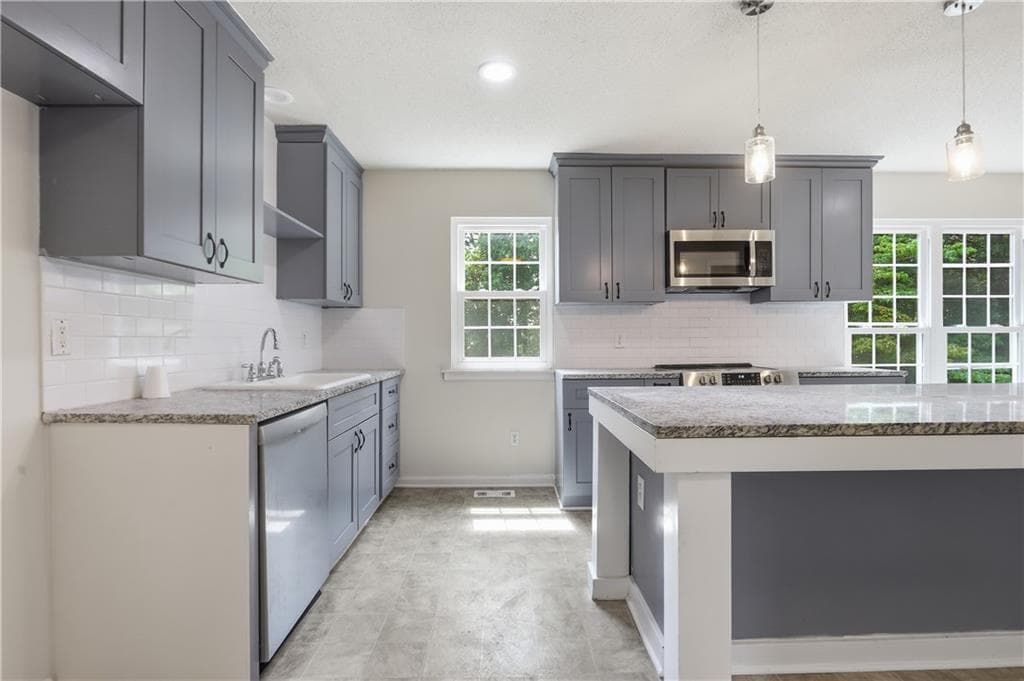 3 bedroom, 2 bathroom, 3,304 sq ft single family residence for sale at 1336 Fate Conn Road, Canton, GA 30114 — photo 8