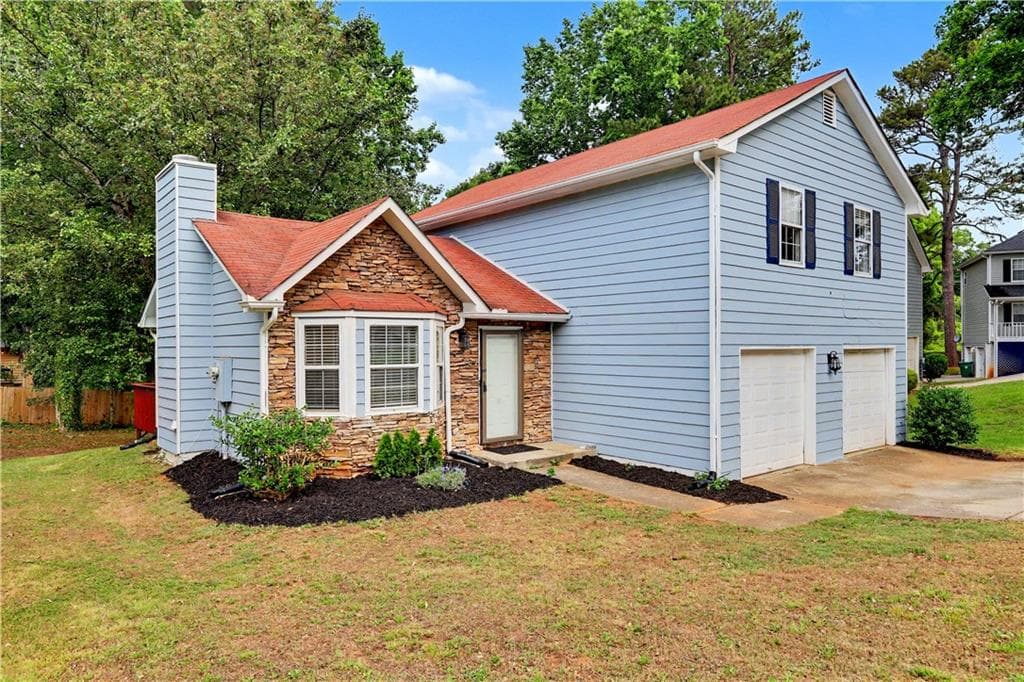 3 bedroom, 2 bathroom, 1,538 sq ft single family residence under contract at 407 Sheppard Xing Court, Stone Mountain, GA 30083 — photo 2