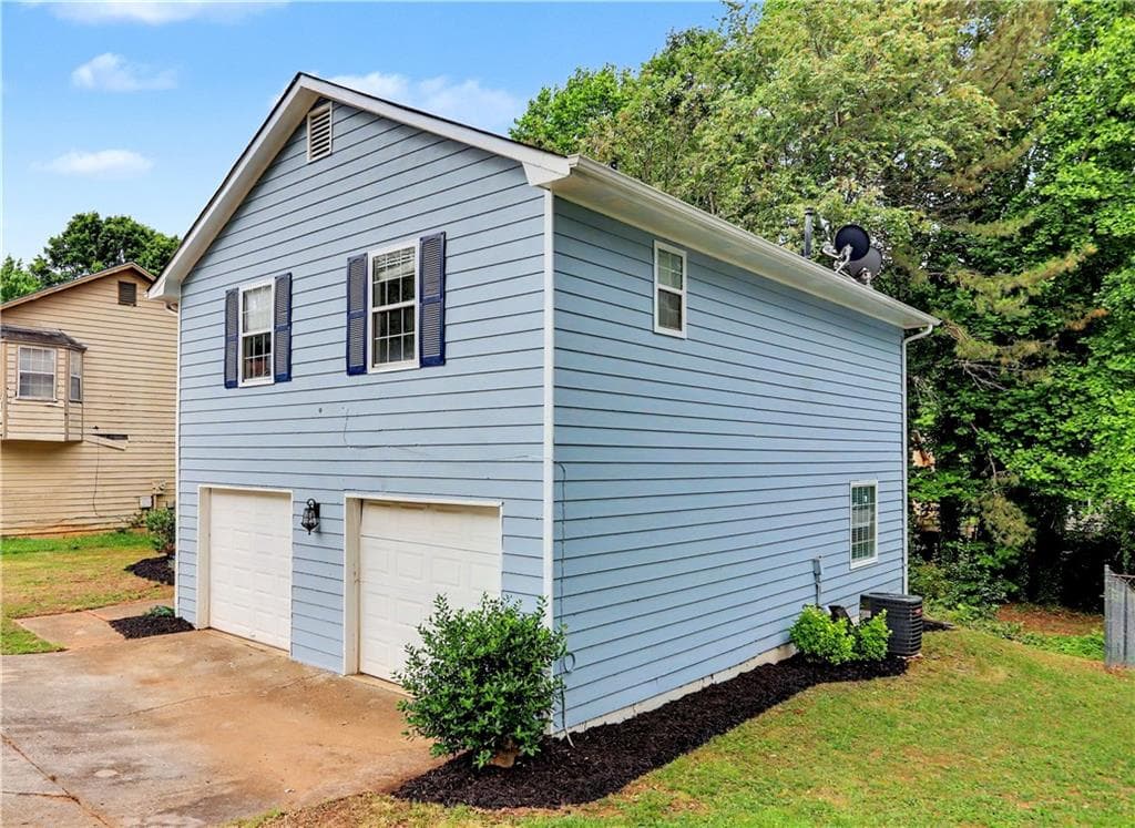 3 bedroom, 2 bathroom, 1,538 sq ft single family residence under contract at 407 Sheppard Xing Court, Stone Mountain, GA 30083 — photo 3