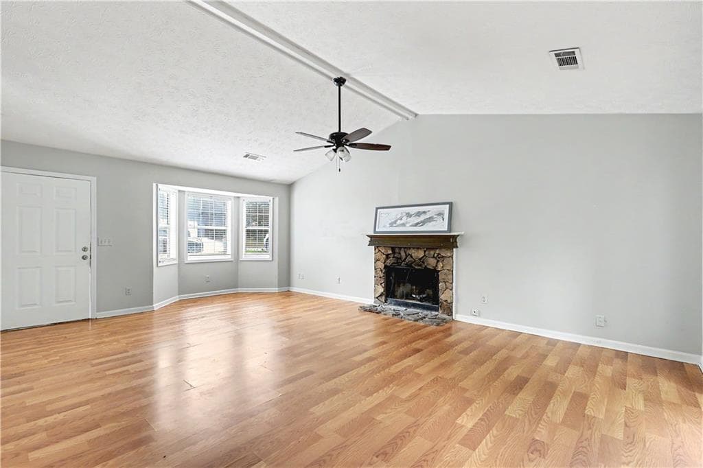 3 bedroom, 2 bathroom, 1,538 sq ft single family residence under contract at 407 Sheppard Xing Court, Stone Mountain, GA 30083 — photo 6