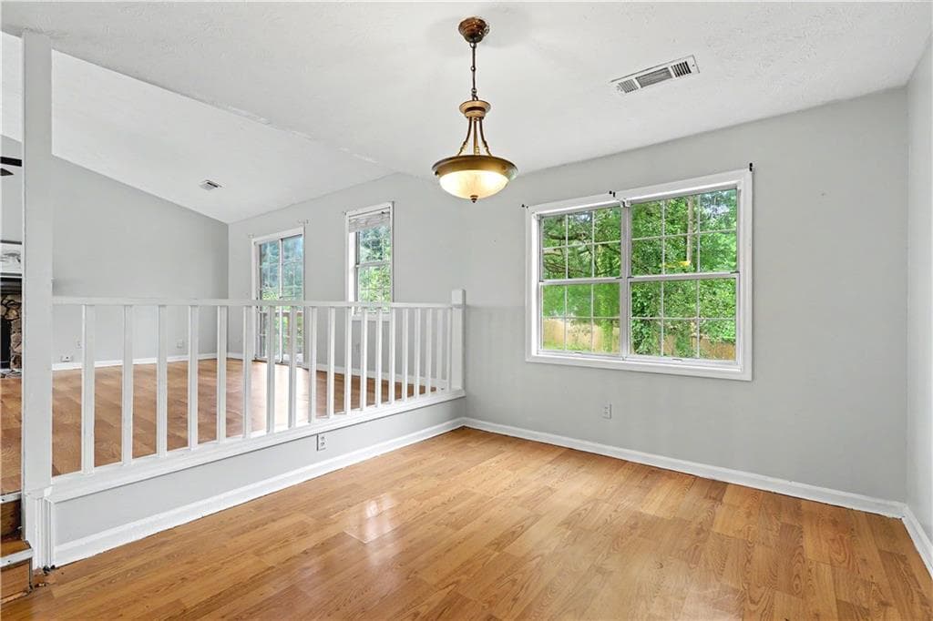 3 bedroom, 2 bathroom, 1,538 sq ft single family residence under contract at 407 Sheppard Xing Court, Stone Mountain, GA 30083 — photo 9