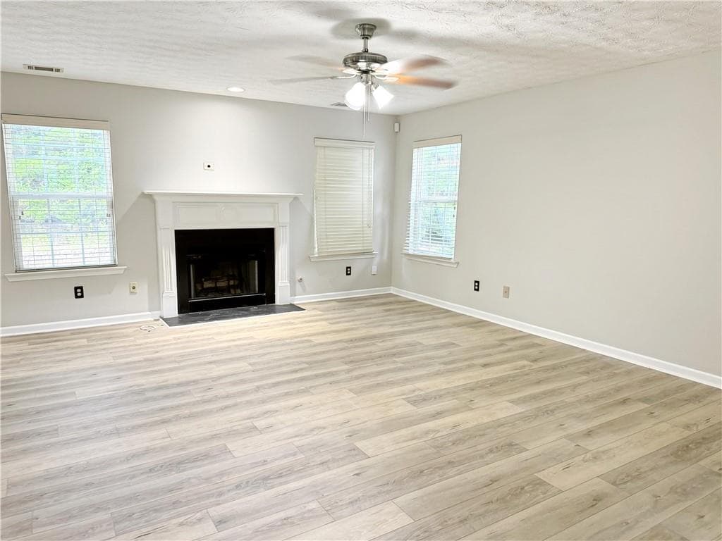 4 bedroom, 3 bathroom, 2,872 sq ft single family residence for rent at 3865 Crescent Walk Lane, Suwanee, GA 30024 for $2,850 a month — photo 3
