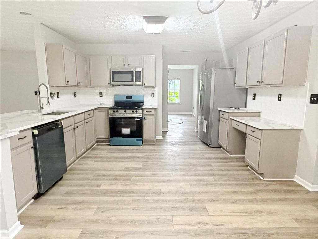 4 bedroom, 3 bathroom, 2,872 sq ft single family residence for rent at 3865 Crescent Walk Lane, Suwanee, GA 30024 for $2,850 a month — photo 5