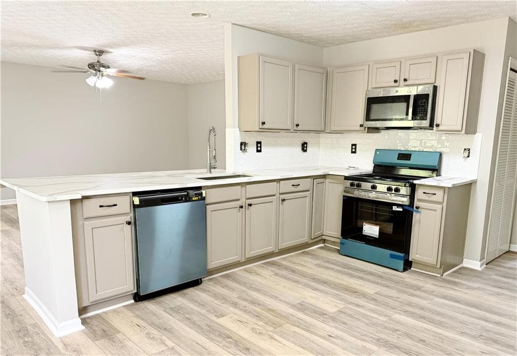 4 bedroom, 3 bathroom, 2,872 sq ft single family residence for rent at 3865 Crescent Walk Lane, Suwanee, GA 30024 for $2,850 a month — photo 6