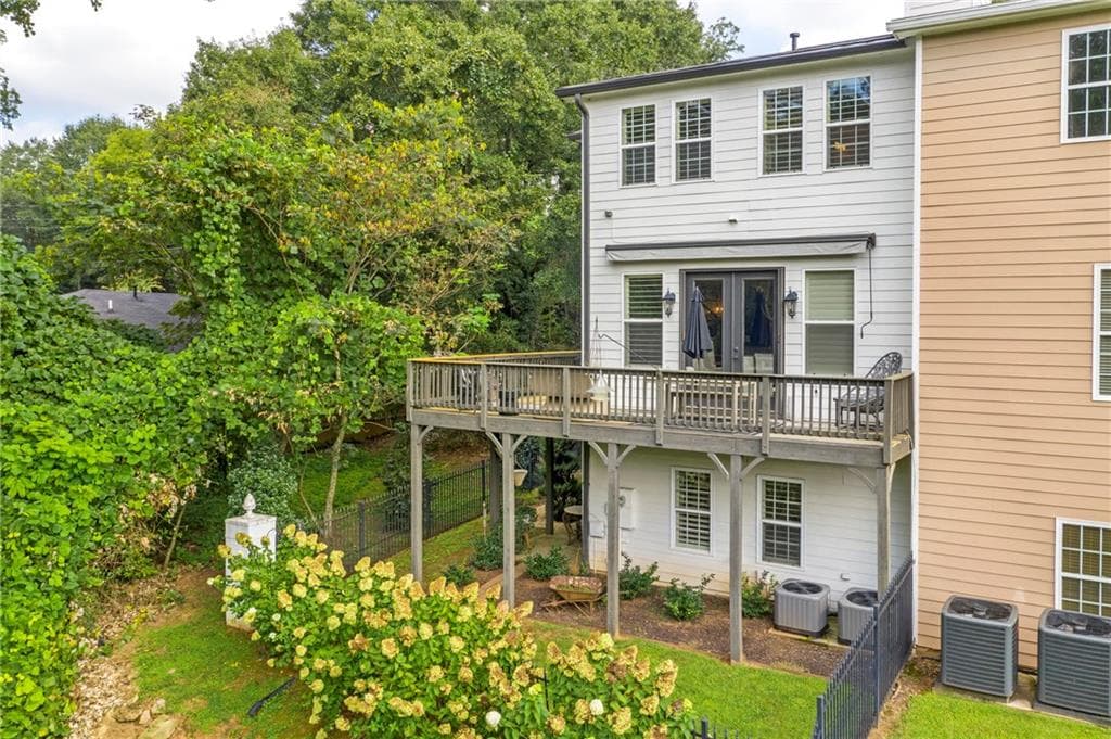 3 bedroom, 3 bathroom, 2,034 sq ft townhouse for rent at 59 Oxbo Road, Roswell, GA 30075 for $5,600 a month — photo 9