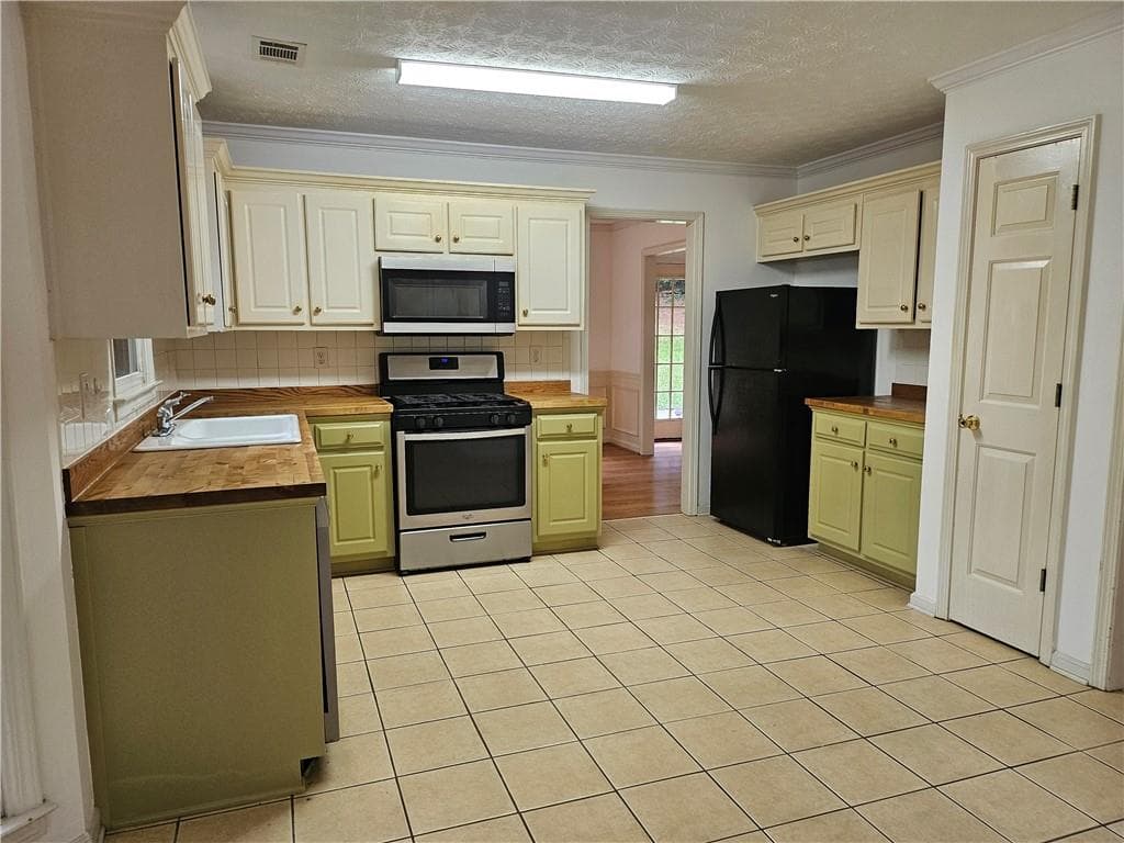 4 bedroom, 2 bathroom, 2,071 sq ft single family residence for sale at 3530 Hog Mountain Road, Dacula, GA 30019 — photo 9