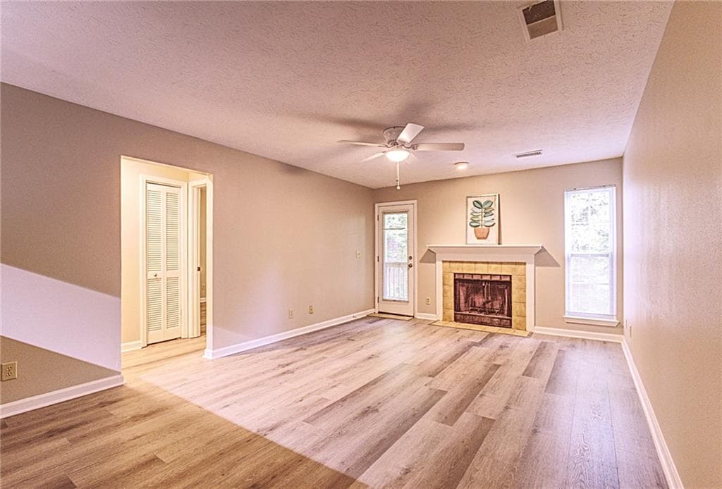 2 bedroom, 2 bathroom, 900 sq ft condominium for sale at 436 Teal Court, Roswell, GA 30076 — photo 3