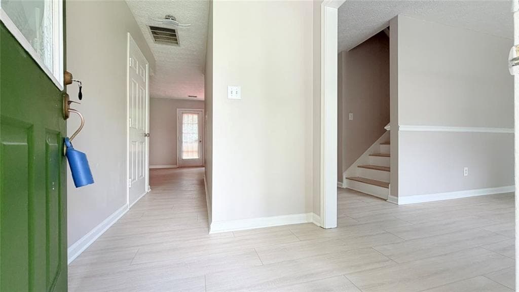 4 bedroom, 4 bathroom, 2,613 sq ft single family residence under contract at 3010 Ennfield Lane, Duluth, GA 30096 — photo 2