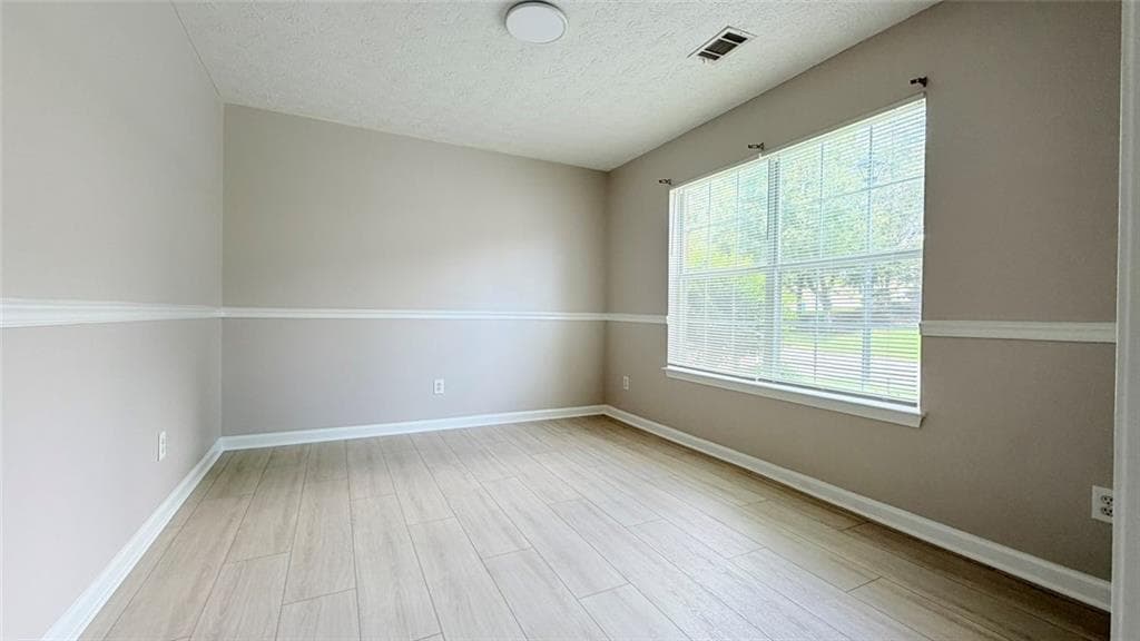 4 bedroom, 4 bathroom, 2,613 sq ft single family residence under contract at 3010 Ennfield Lane, Duluth, GA 30096 — photo 4