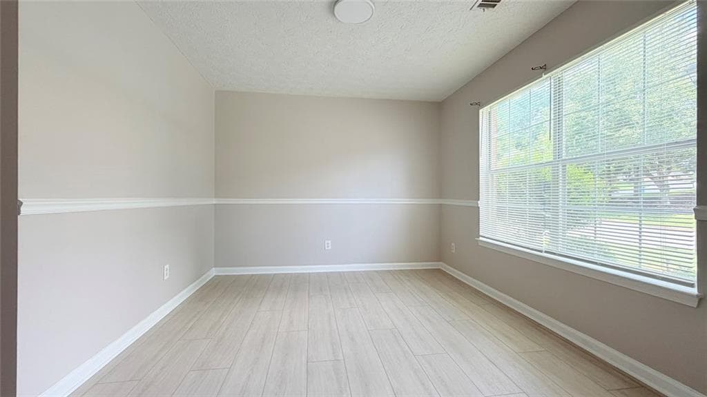 4 bedroom, 4 bathroom, 2,613 sq ft single family residence under contract at 3010 Ennfield Lane, Duluth, GA 30096 — photo 6