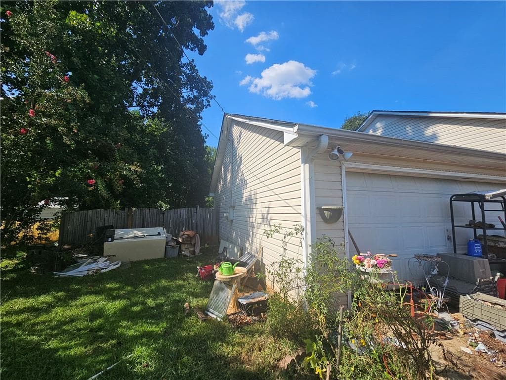 3 bedroom, 2 bathroom, 1,313 sq ft single family residence under contract at 85 Pleasant Hills Drive, Covington, GA 30016 — photo 3