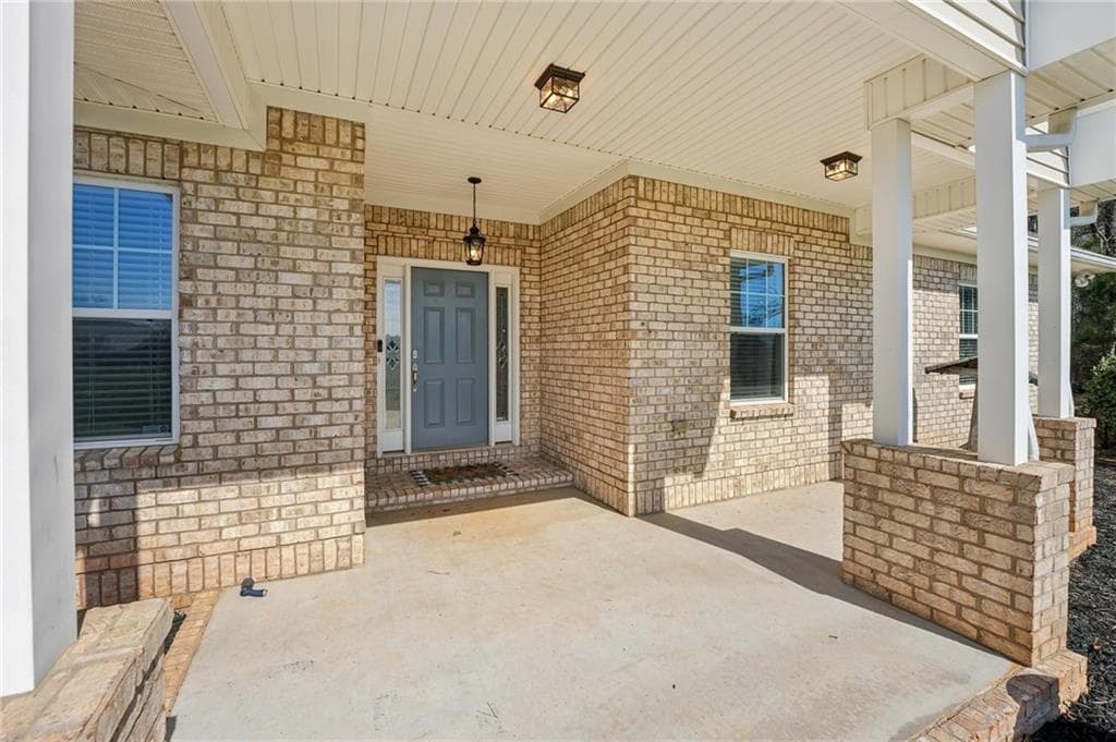 4 bedroom, 3 bathroom, 2,582 sq ft single family residence for sale at 7055 Bannister Road, Cumming, GA 30028 — photo 10